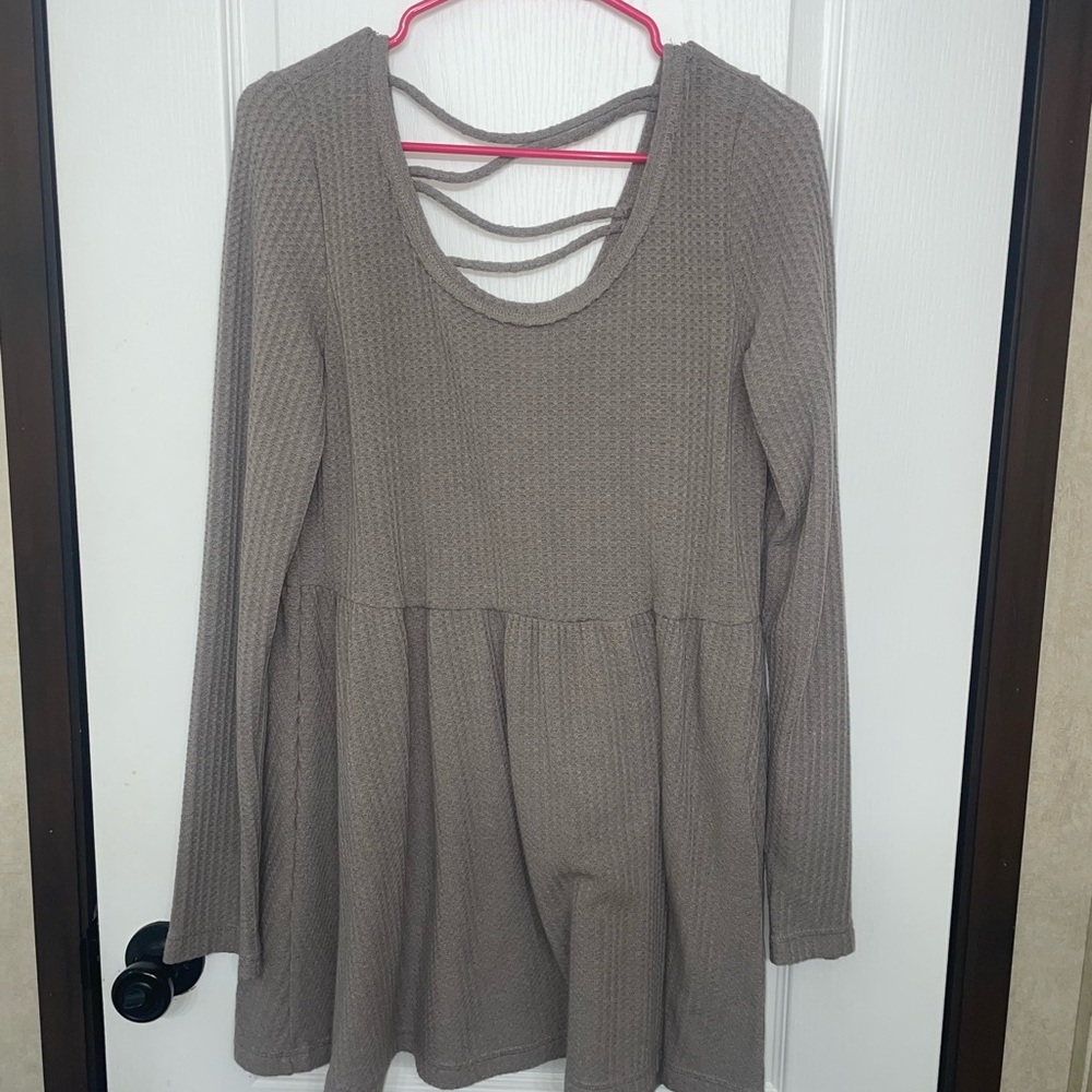 easel Taupe Waffle Knit Peplum Tunic with Crisscross Back